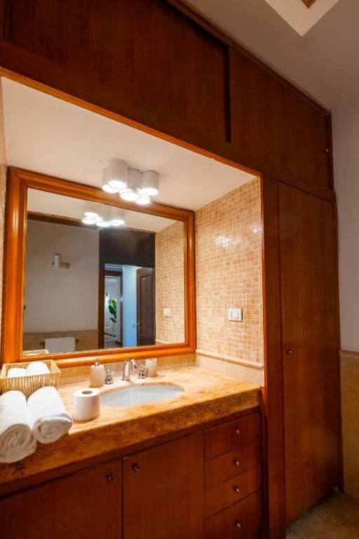 negozio in vendita a Roma in zona Portuense