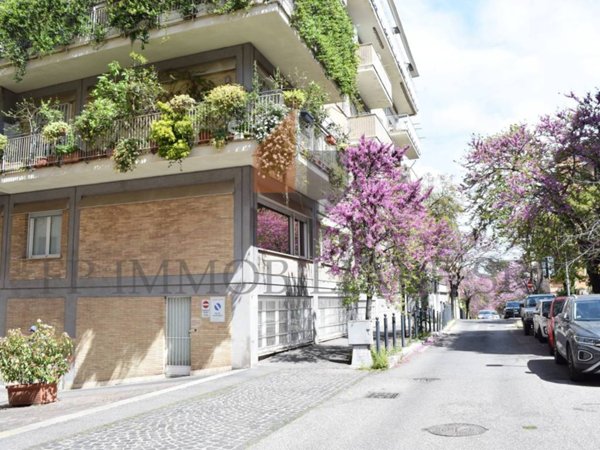ufficio in vendita a Roma in zona Parioli