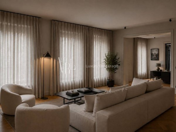 appartamento in vendita a Roma in zona Trevi-Colonna