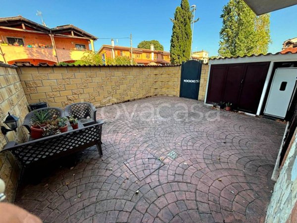 appartamento in vendita a Roma in zona Acilia