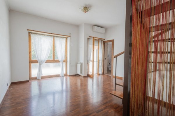 appartamento in vendita a Roma in zona Tre Pini - Poggio dei Fiori