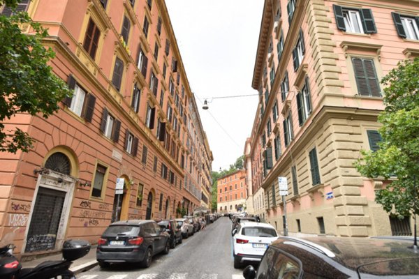 appartamento in vendita a Roma in zona Trastevere