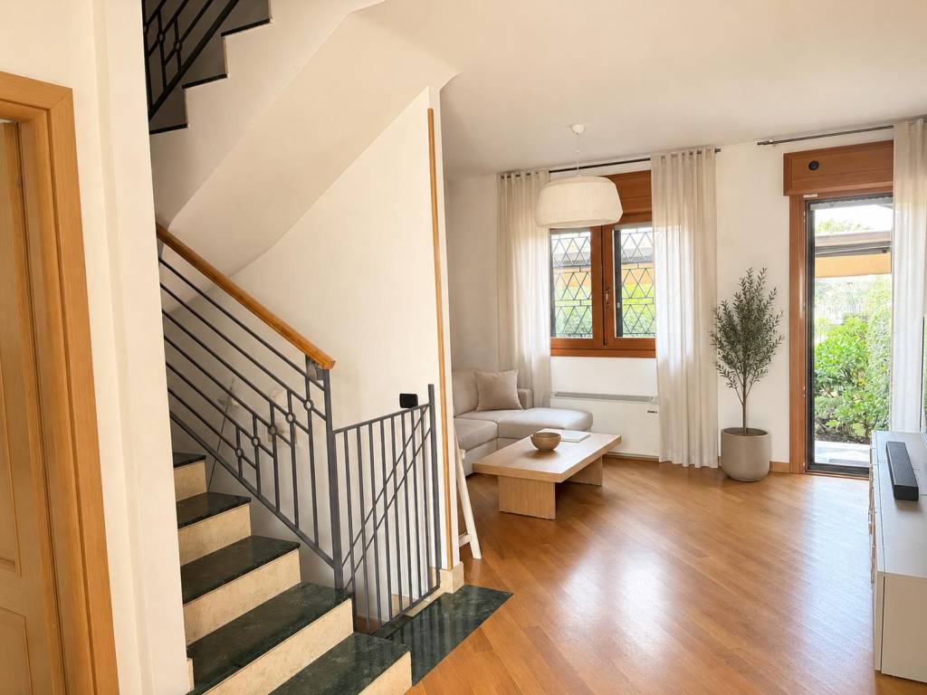 casa indipendente in vendita a Roma in zona Mezzocammino