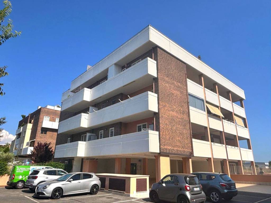 appartamento in vendita a Roma in zona Acilia