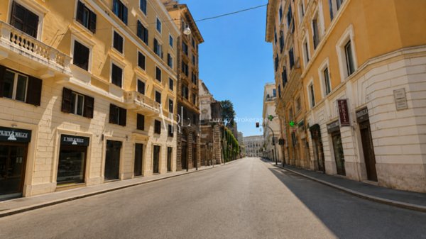 appartamento in vendita a Roma in zona Rione Monti/Campitelli