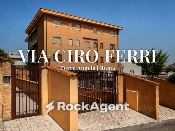 appartamento in vendita a Roma in zona Torre Angela