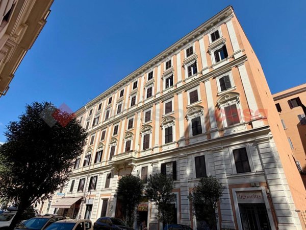 appartamento in vendita a Roma in zona Rione Monti/Campitelli
