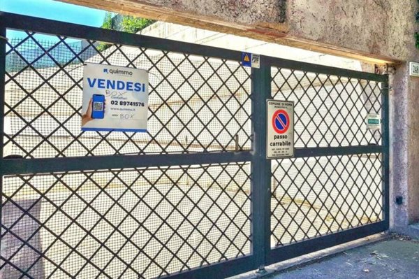 box auto in vendita a Roma in zona Prenestino-Labicano