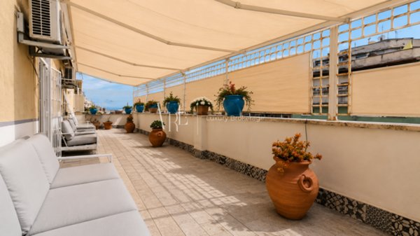 appartamento in vendita a Roma in zona Appio Latino