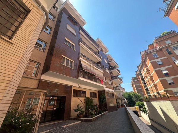 appartamento in vendita a Roma in zona Portuense