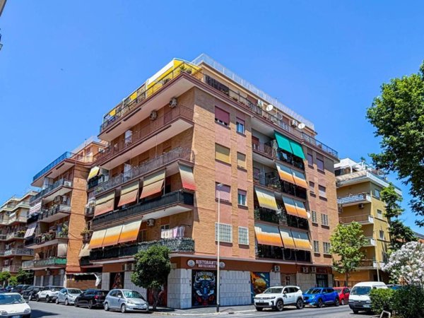 appartamento in vendita a Roma in zona Ostia