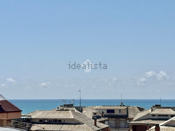appartamento in vendita a Roma in zona Ostia