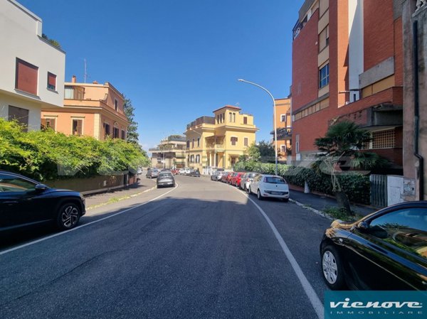 appartamento in vendita a Roma in zona Gianicolense