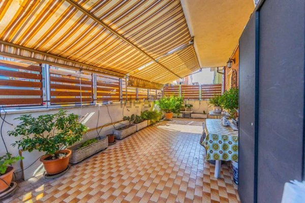 appartamento in vendita a Roma in zona Lago Regillo