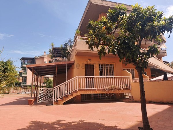 casa indipendente in vendita a Roma in zona Torre Maura