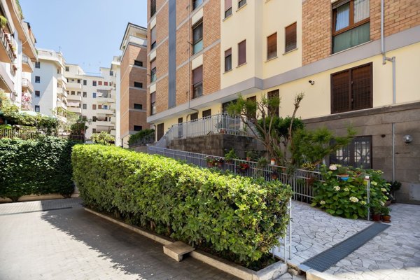 appartamento in vendita a Roma in zona Ardeatino