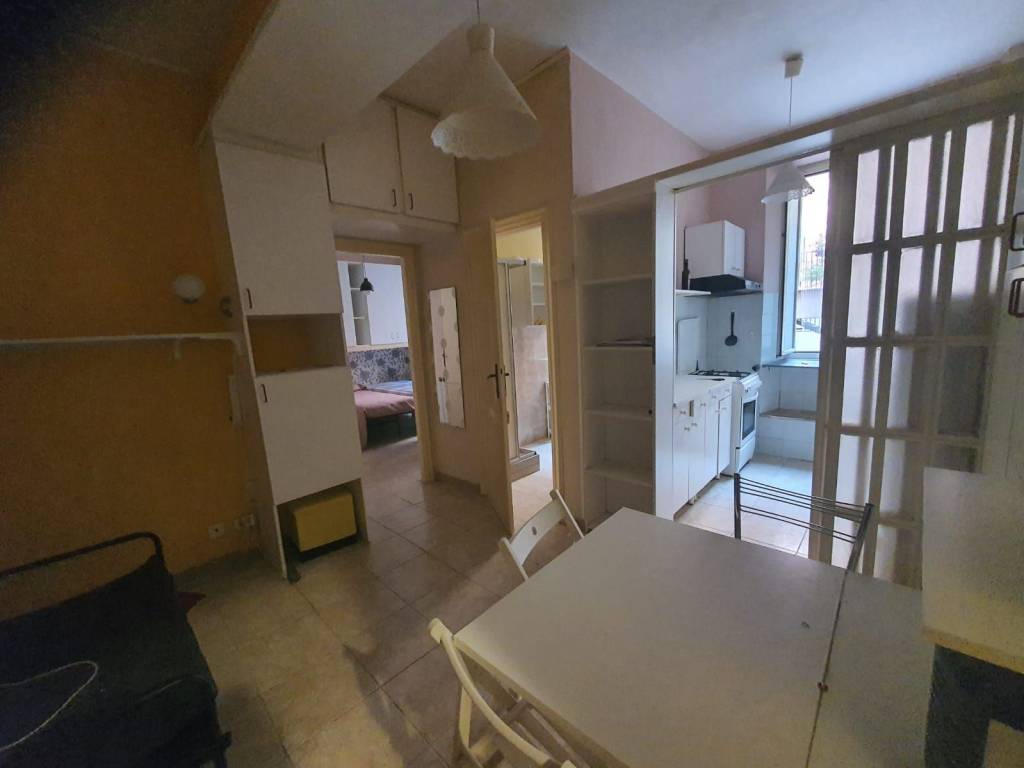 appartamento in vendita a Roma in zona Appio Latino