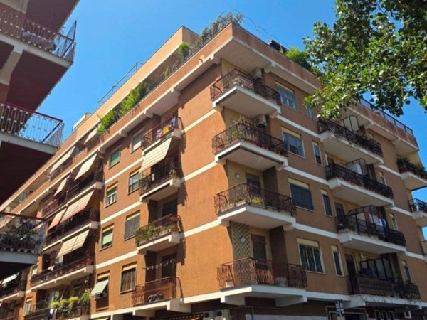 appartamento in vendita a Roma in zona Ostia