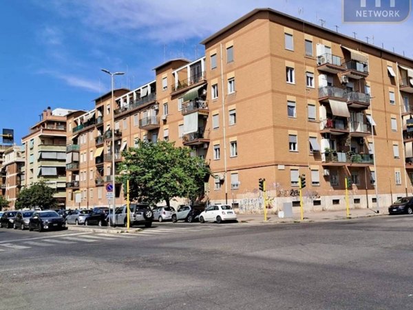appartamento in vendita a Roma in zona Ostia