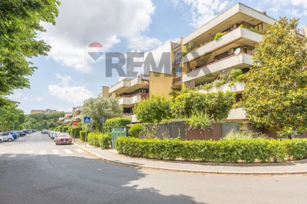 appartamento in vendita a Roma in zona Giuliano Dalmata