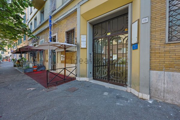 appartamento in vendita a Roma in zona Appio Latino