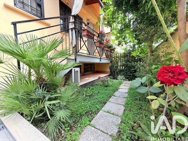 casa indipendente in vendita a Roma in zona Acilia