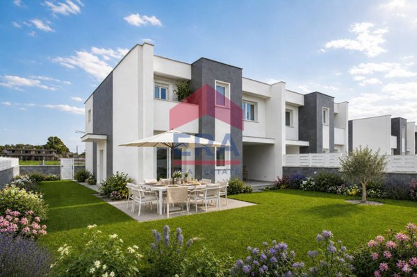 casa indipendente in vendita a Roma in zona Casal Palocco