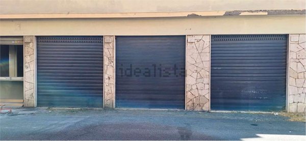 locale commerciale in vendita a Roma in zona Alessandrino