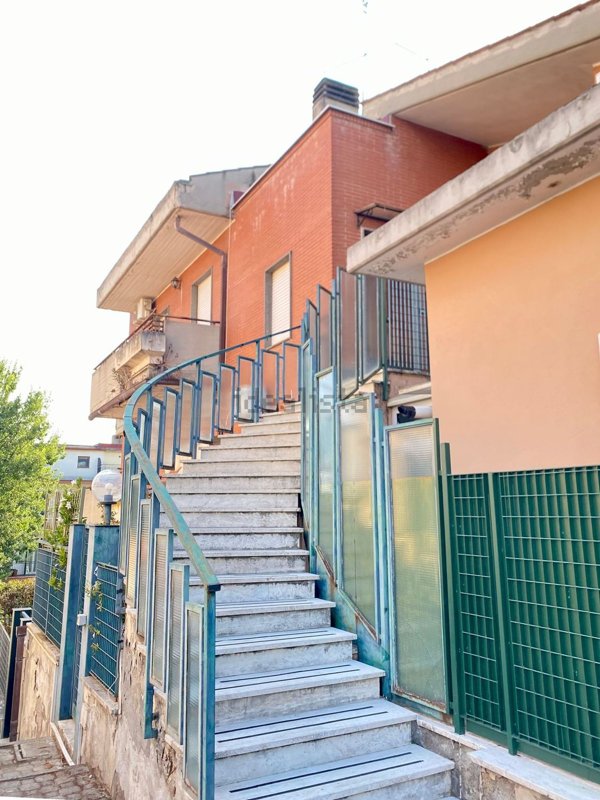 appartamento in vendita a Roma in zona Labaro