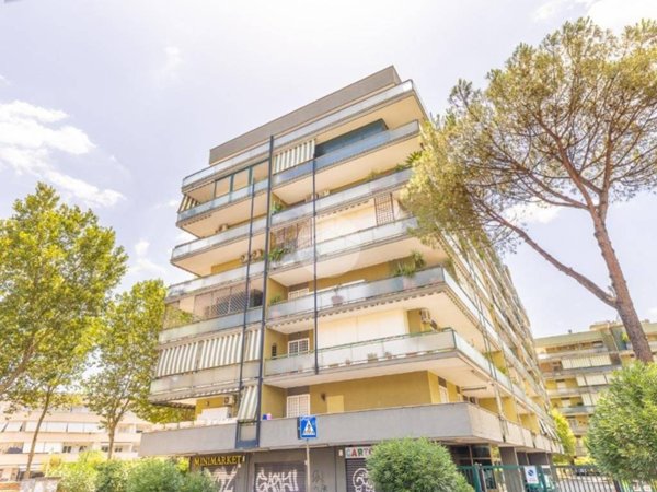 appartamento in vendita a Roma in zona Ponte Mammolo