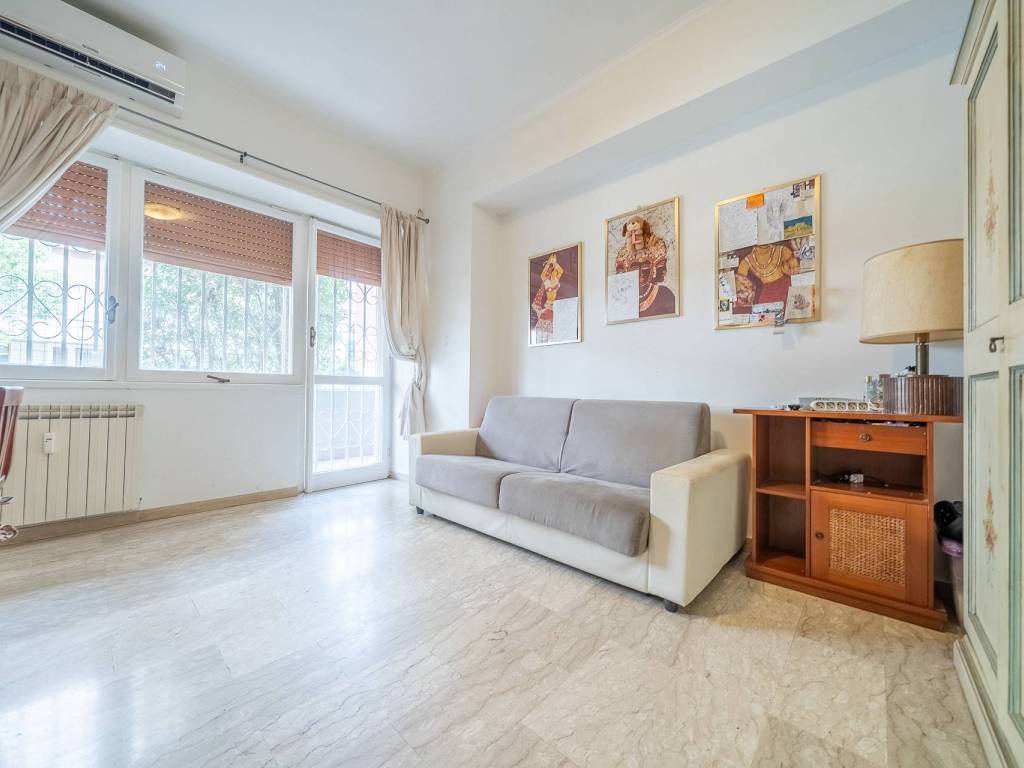 appartamento in vendita a Roma in zona Ostia