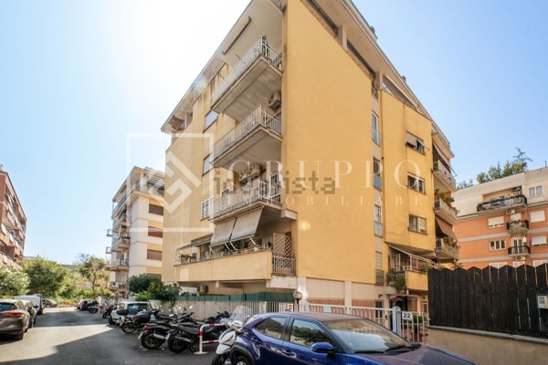 appartamento in vendita a Roma in zona Gianicolense