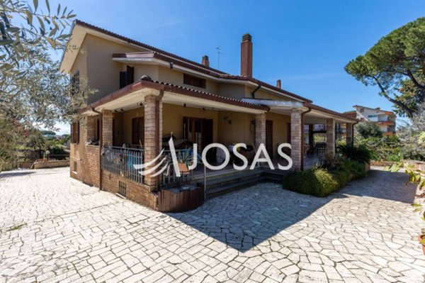 casa indipendente in vendita a Roma in zona Casal Monastero