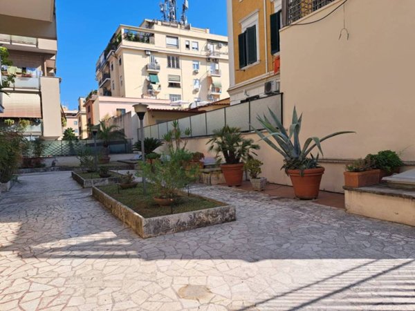 appartamento in vendita a Roma in zona Appio Latino