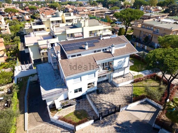appartamento in vendita a Roma in zona Torre Gaia