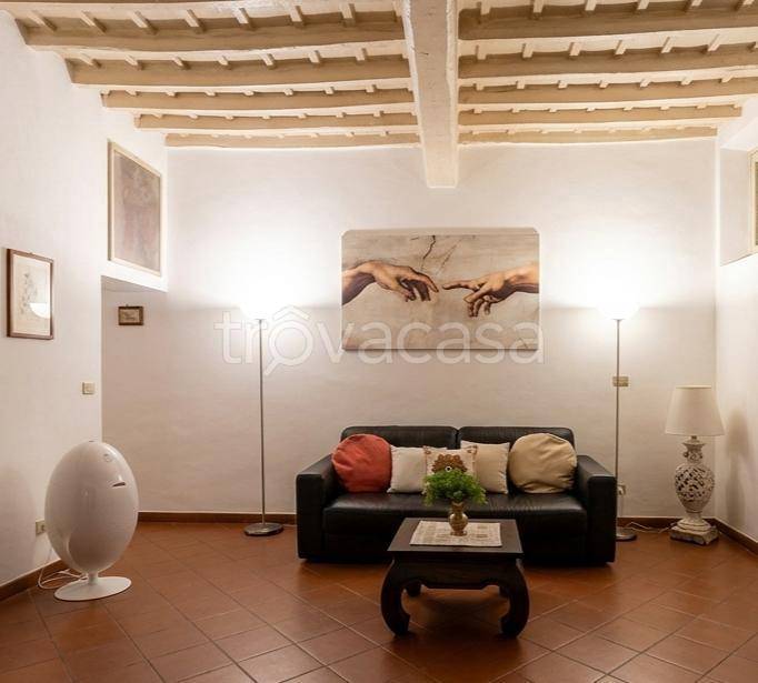 appartamento in vendita a Roma in zona Parione/Sant'Eustachio