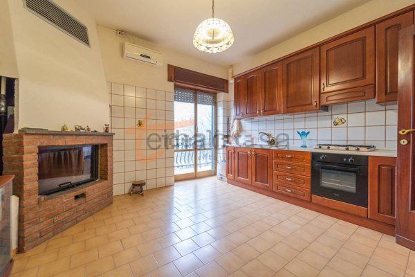 casa indipendente in vendita a Roma in zona Finocchio