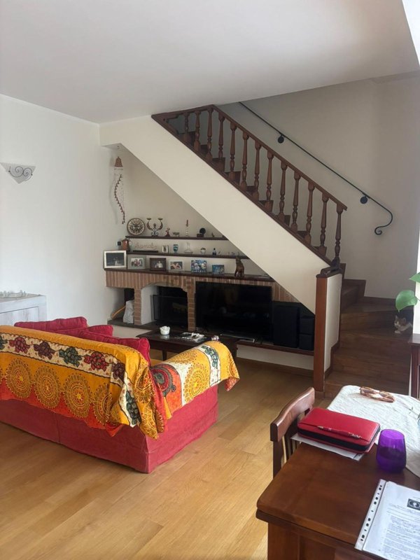 casa indipendente in vendita a Roma in zona Isola Farnese