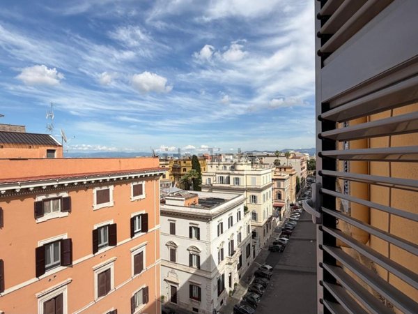 appartamento in vendita a Roma in zona Castro Pretorio