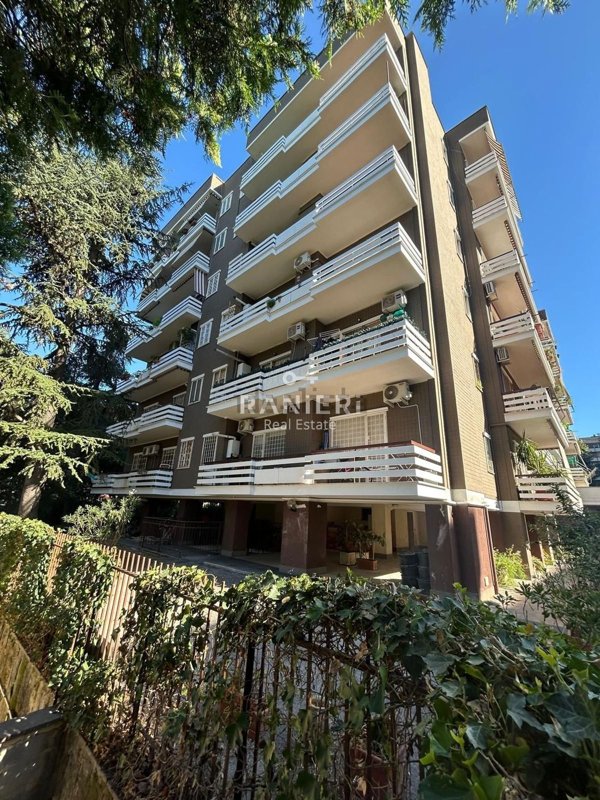 appartamento in vendita a Roma in zona Vigna Murata