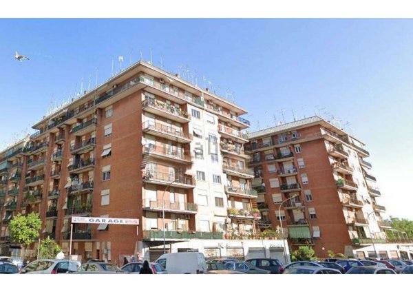appartamento in vendita a Roma in zona Don Bosco