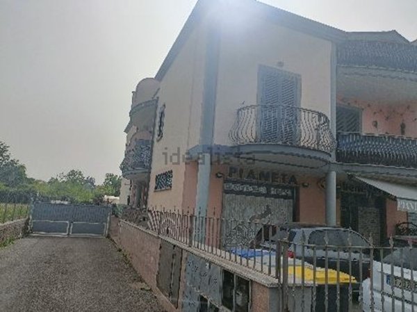 appartamento in vendita a Roma in zona Torre Gaia