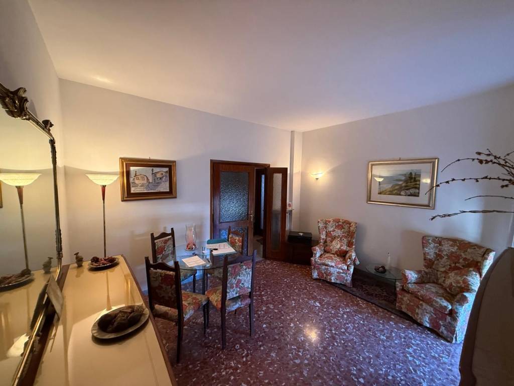appartamento in vendita a Roma in zona Ostiense