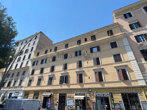 appartamento in vendita a Roma in zona Tuscolano