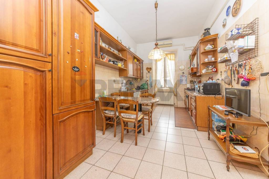 appartamento in vendita a Roma in zona Appio Latino