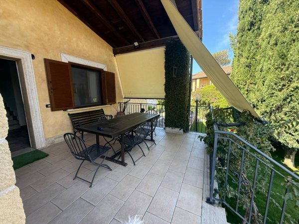 casa indipendente in vendita a Roma in zona Infernetto