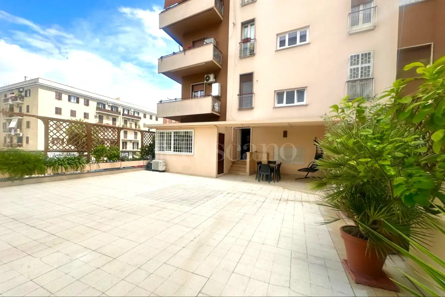 appartamento in vendita a Roma in zona Appio Claudio