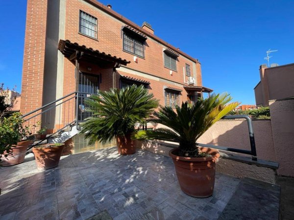 casa indipendente in vendita a Roma in zona Spinaceto