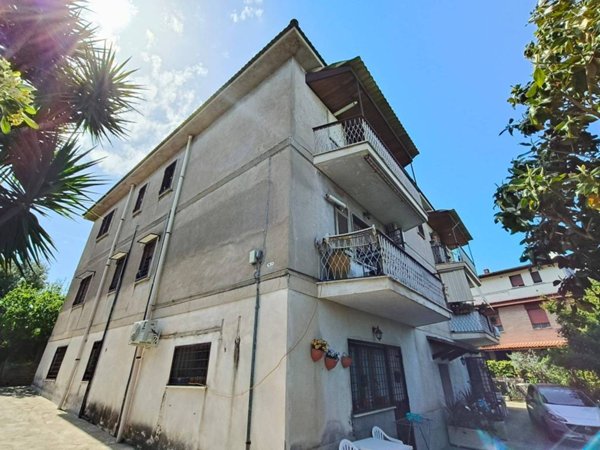 appartamento in vendita a Roma in zona Casal Morena