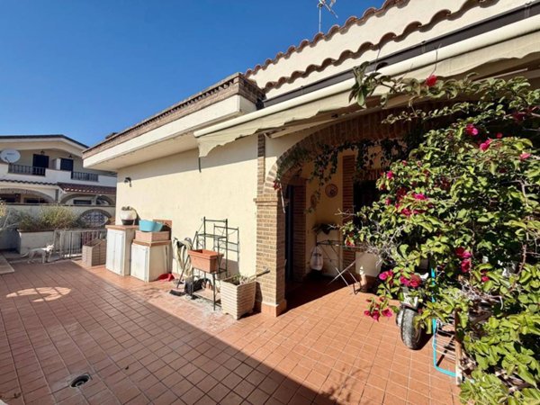 casa indipendente in vendita a Roma in zona Castelverde
